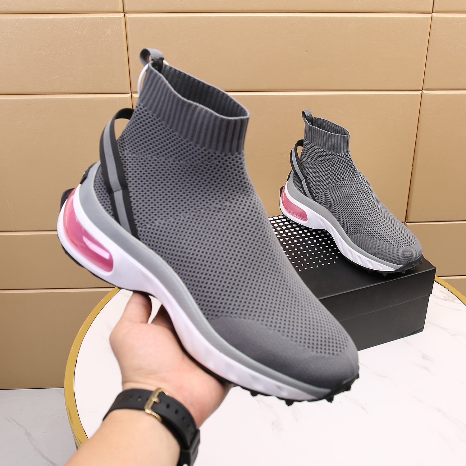 Men O*ff W*hite Top Sneakers