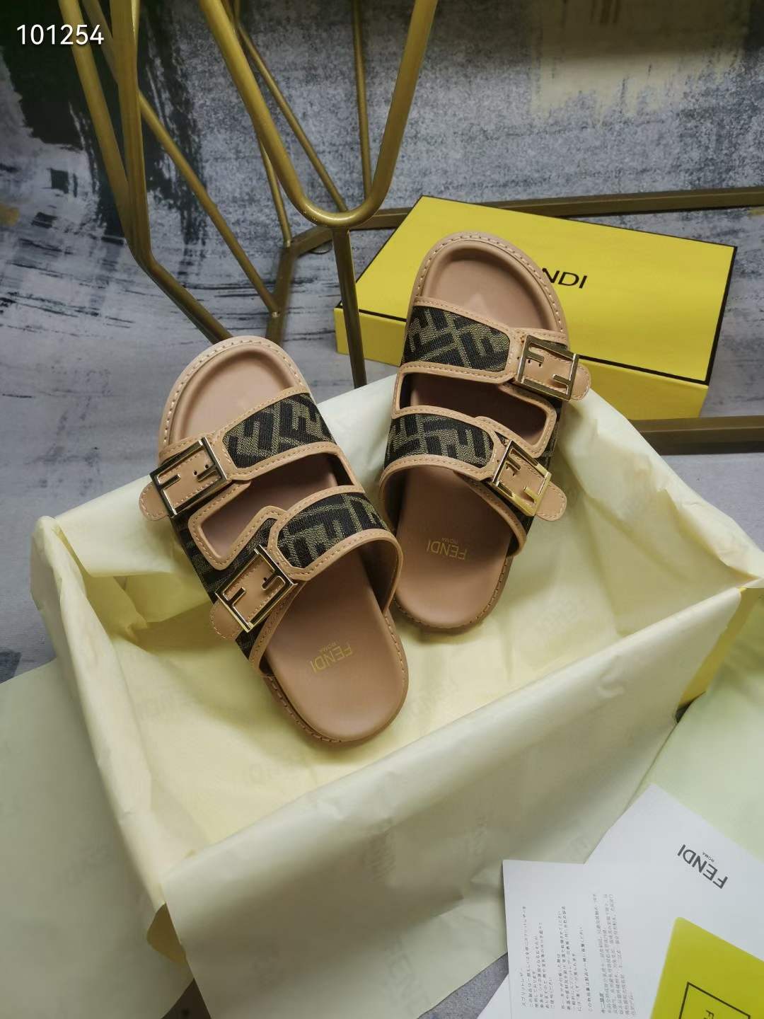 Women Men F*endi Top Sandals ( )