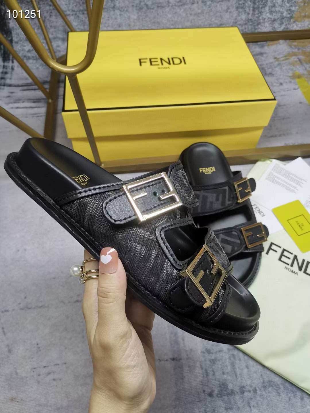 Women Men F*endi Top Sandals ( )