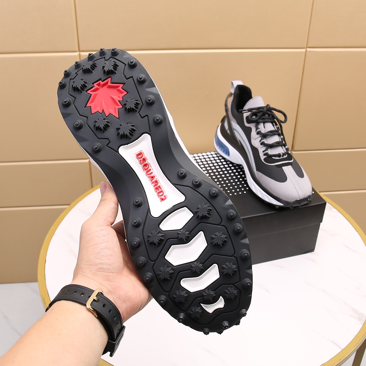 Men O*ff W*hite Top Sneakers