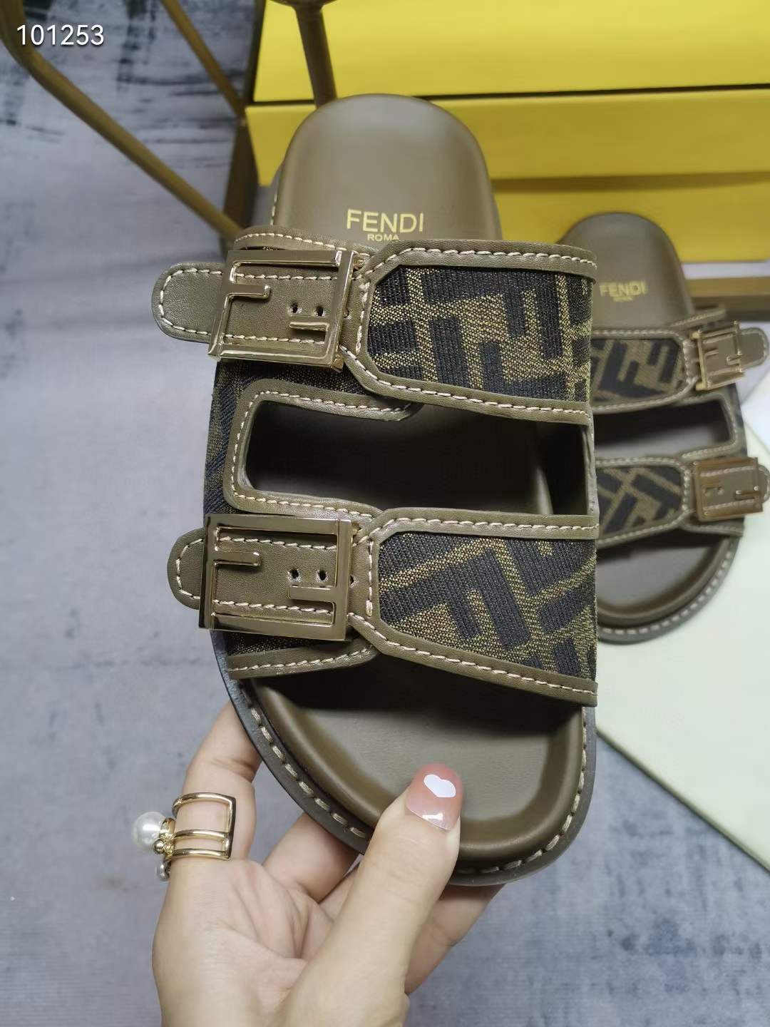 Women Men F*endi Top Sandals ( )