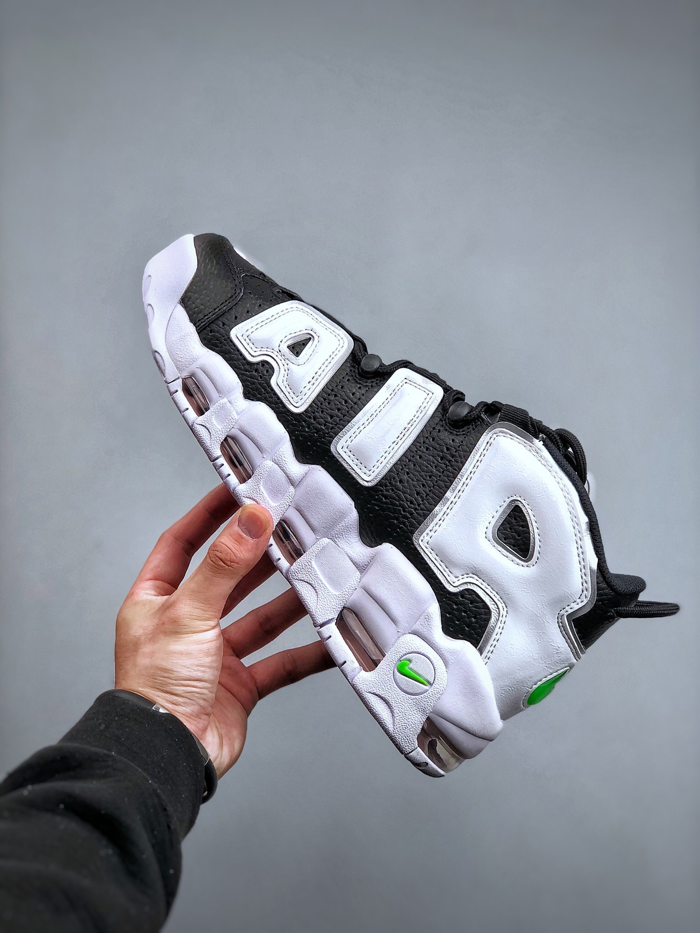 Nike air more uptempo