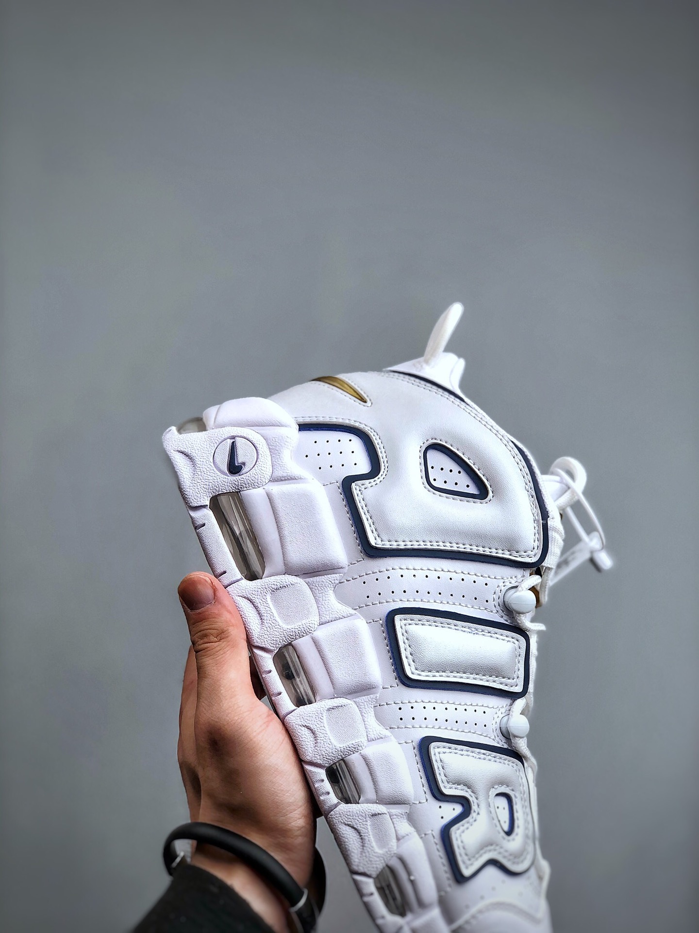 Nike air more uptempo
