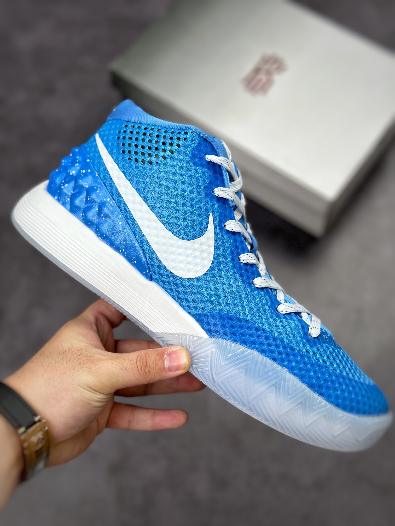 NIKE Kyrie 1
