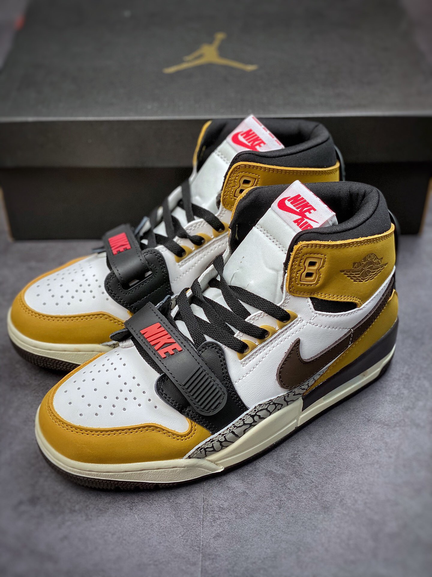 NIKE Air Jordan Legacy 312