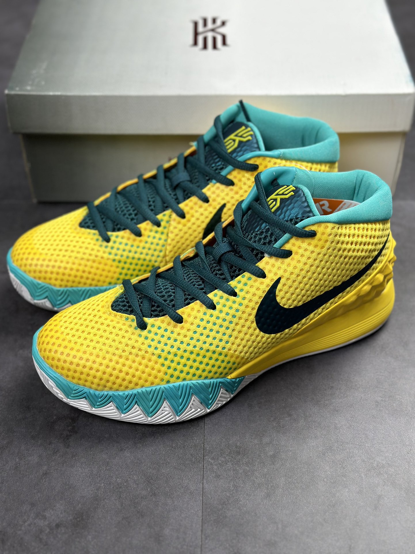 NIKE Kyrie 1