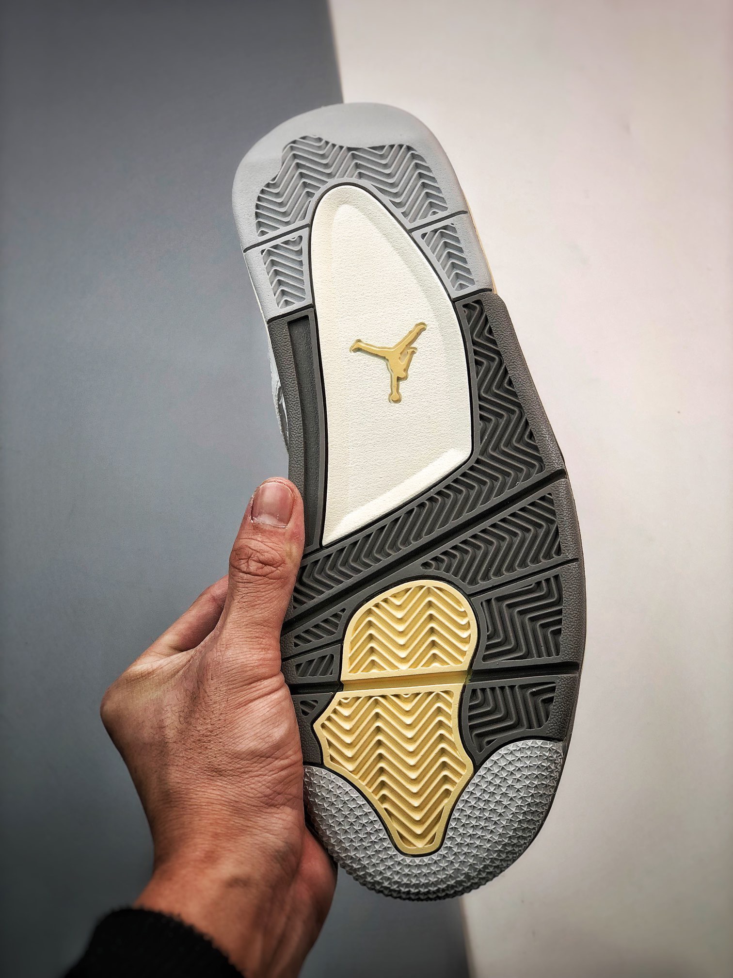 Nike Air Jordan 4 Retro