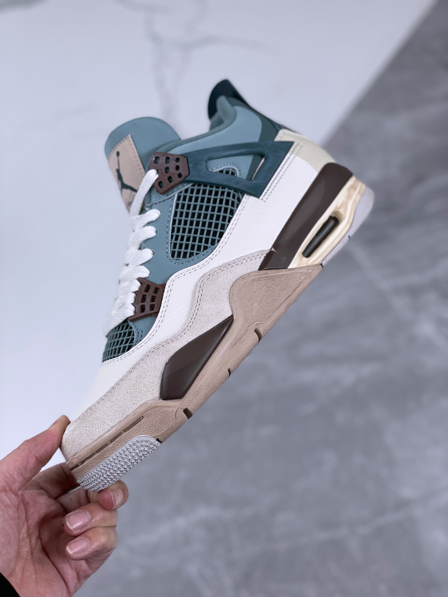 NIKE Air Jordan 4