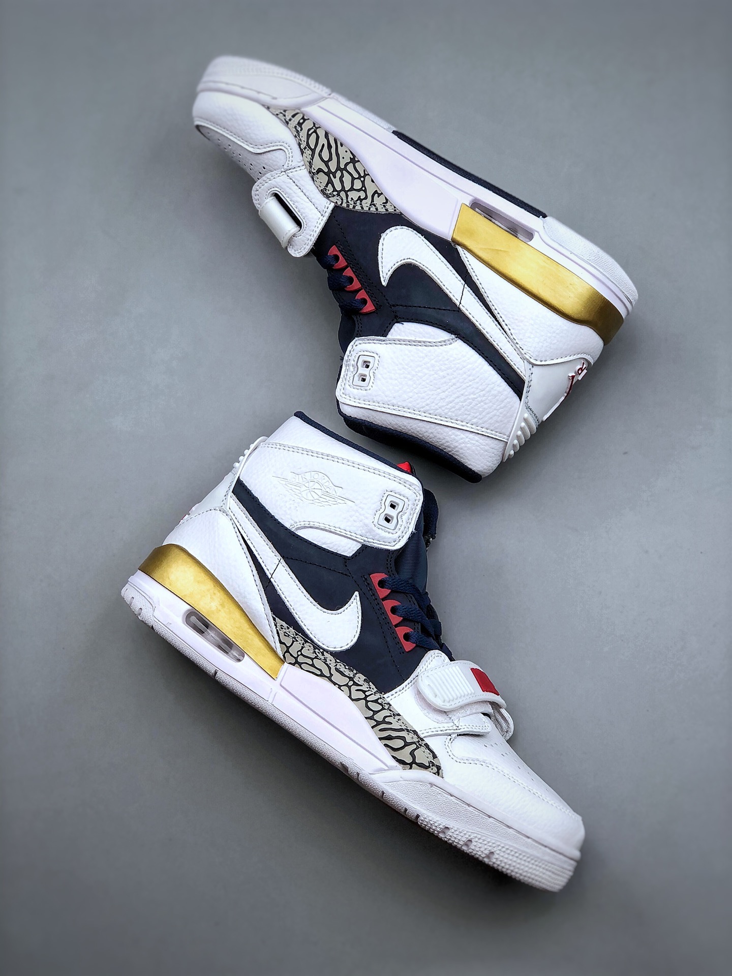 NIKE Air Jordan Legacy 312