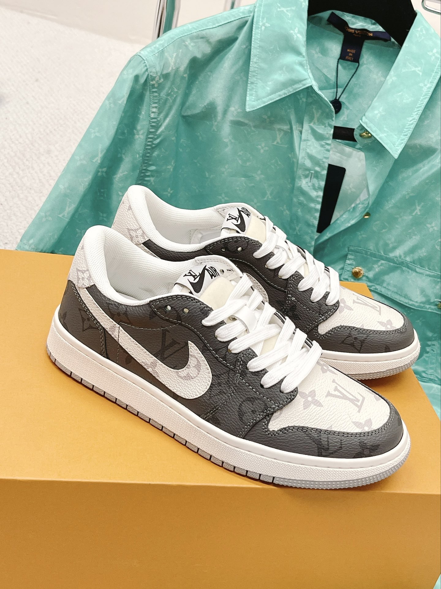 Men Women L*ouis V*uitton x NIKE Sneakers Maikesneakers