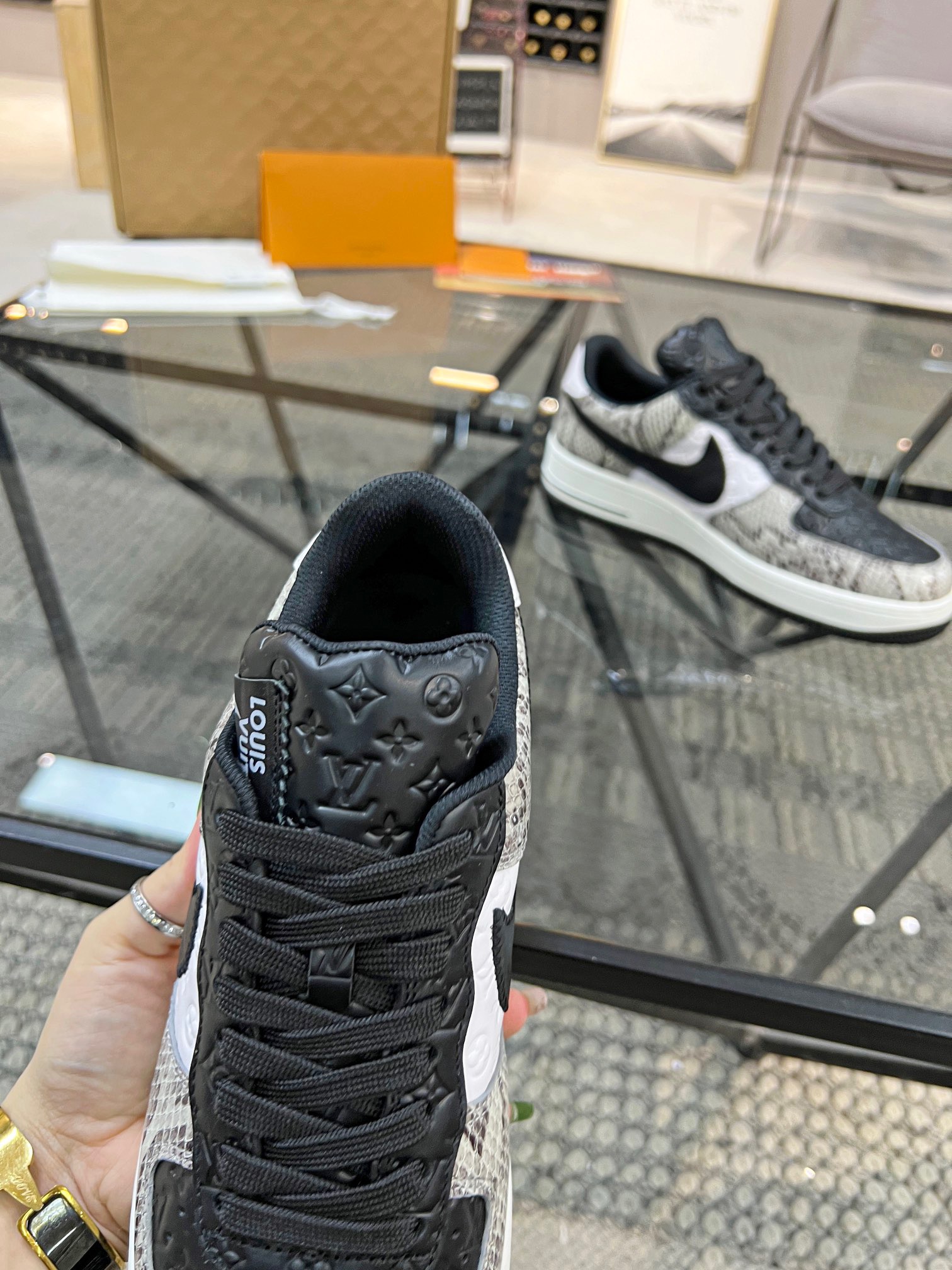 Men Women L*ouis V*uitton x NIKE Sneakers Maikesneakers