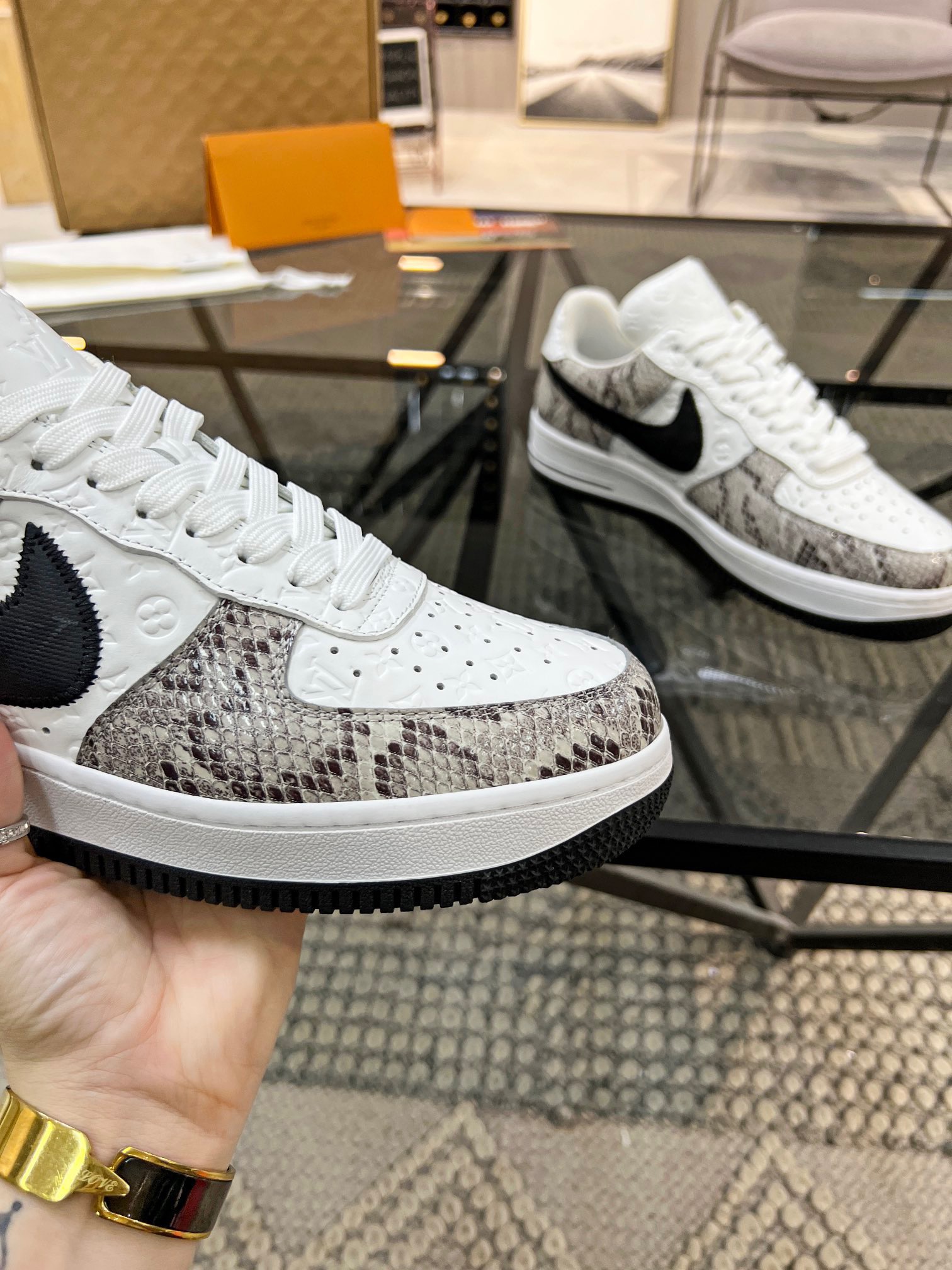 Men Women L*ouis V*uitton x NIKE Sneakers Maikesneakers