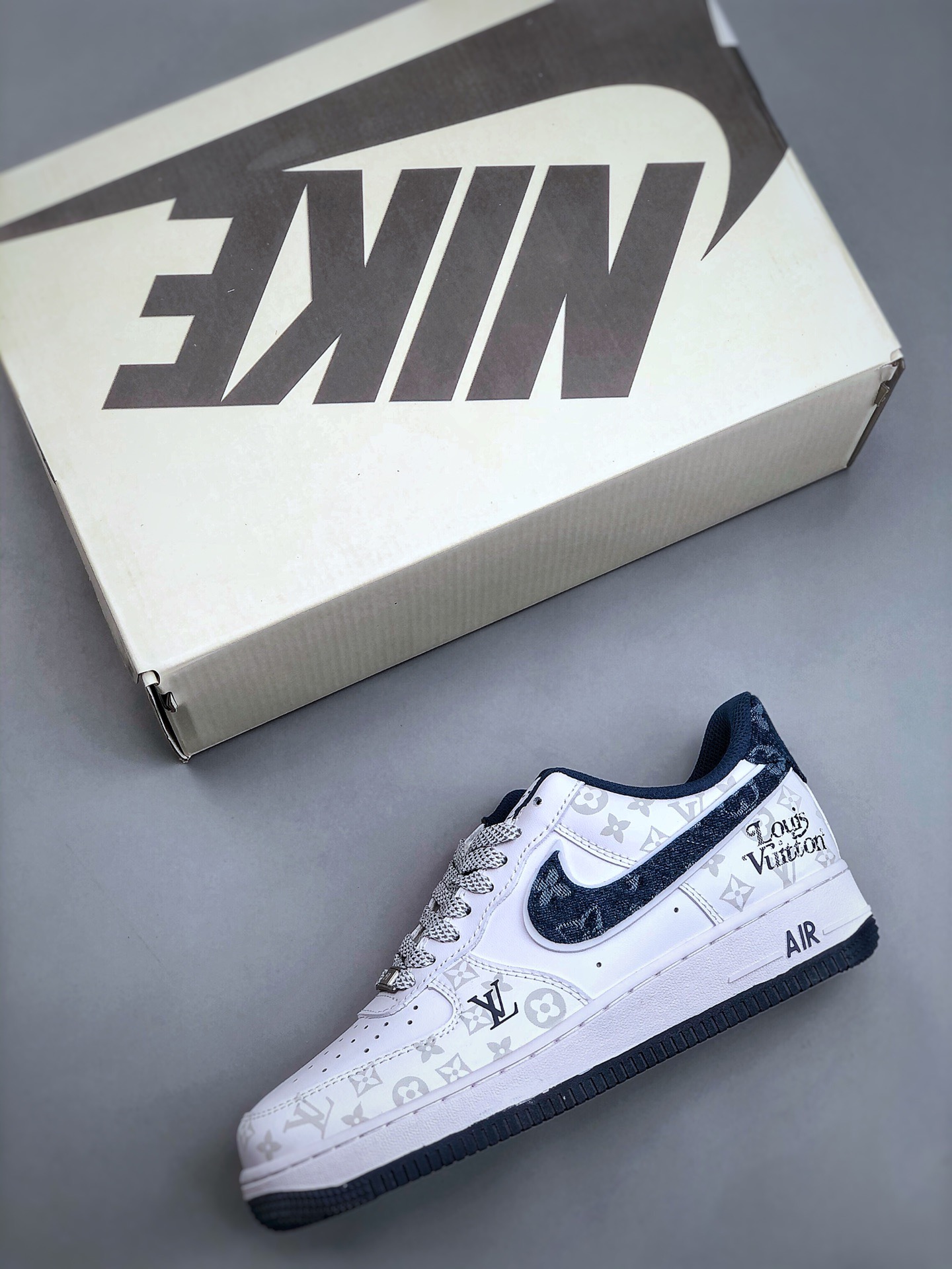 Nike + L*V Air Force 1