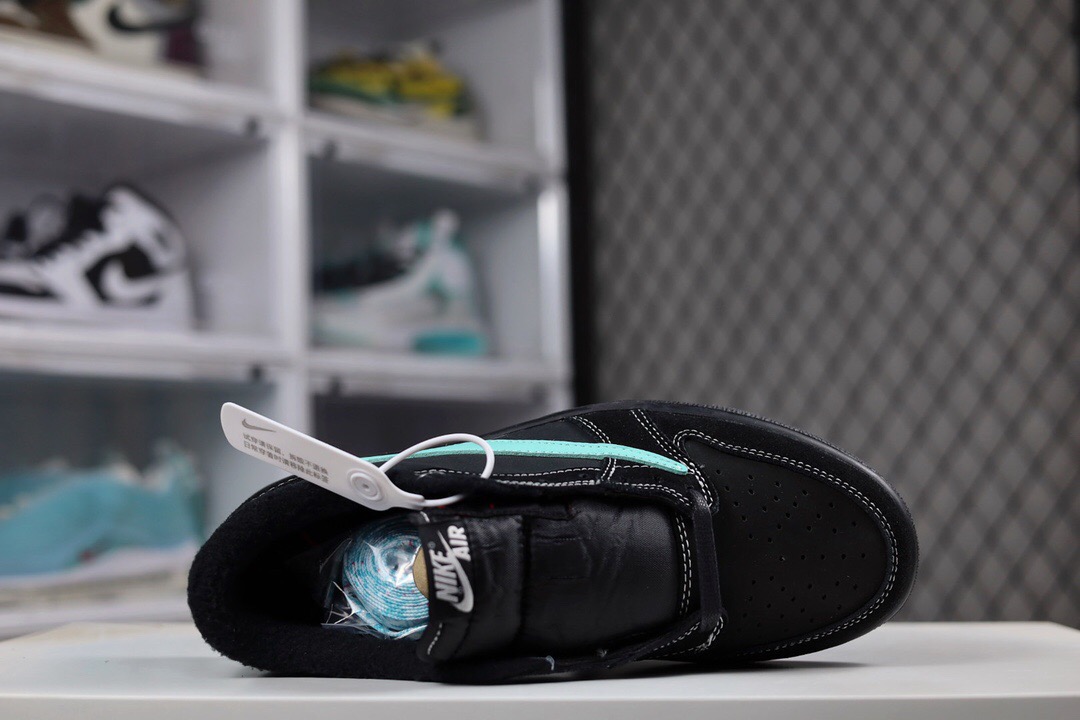 T*ravis S*cott Nike Air Jordan 1 low AJ1