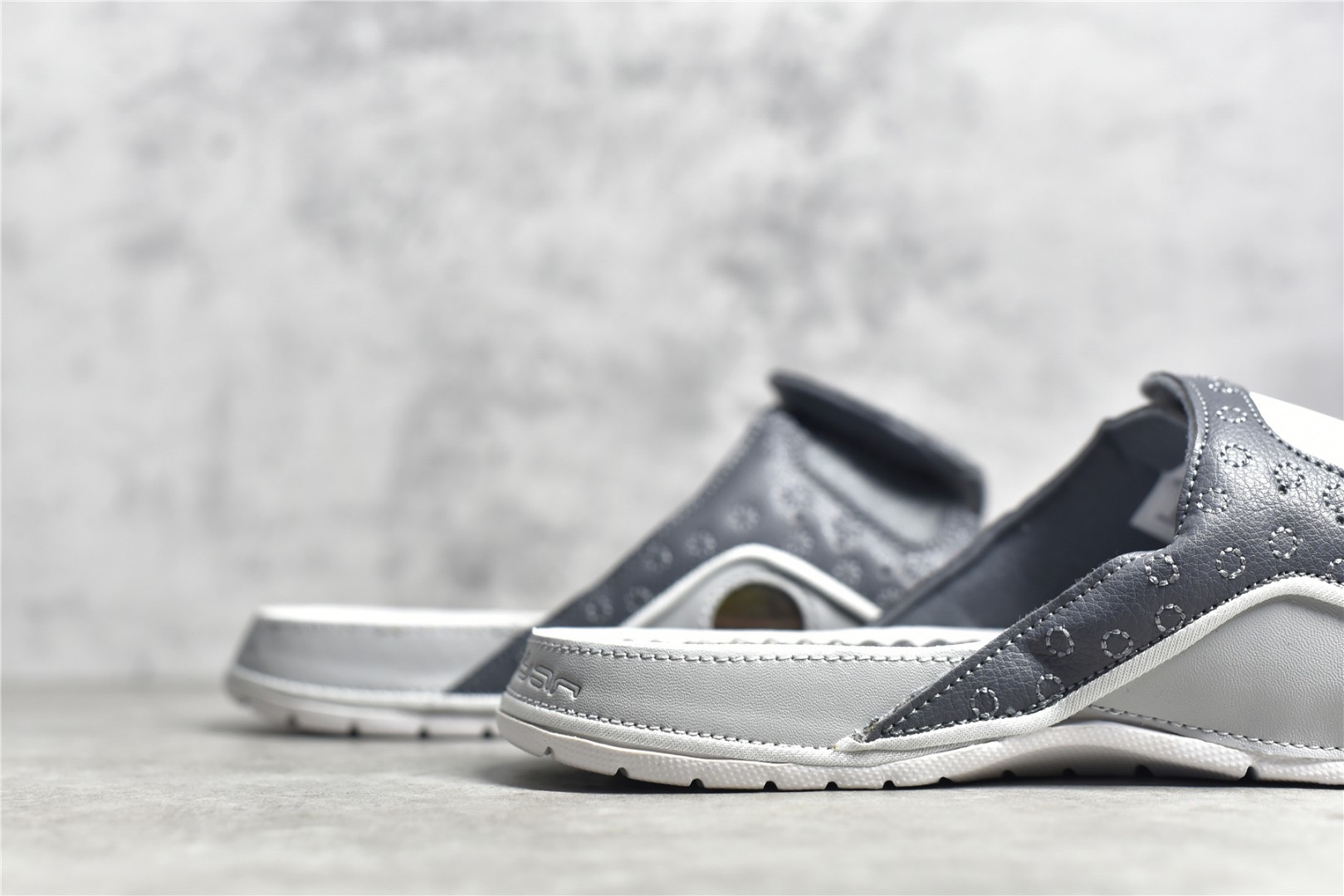 Nike Air Jordan 13 Slippers