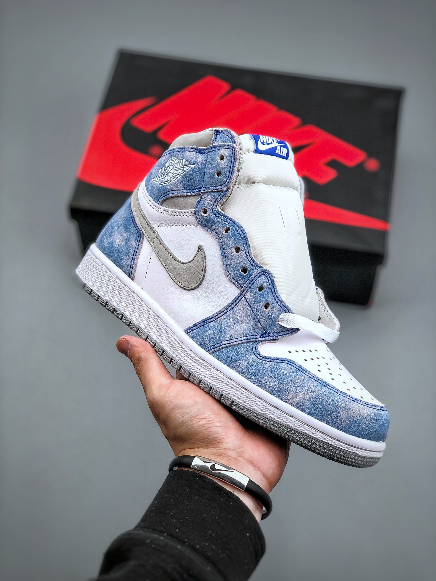 Air Jordan 1“ Hype Royal” 555088-402