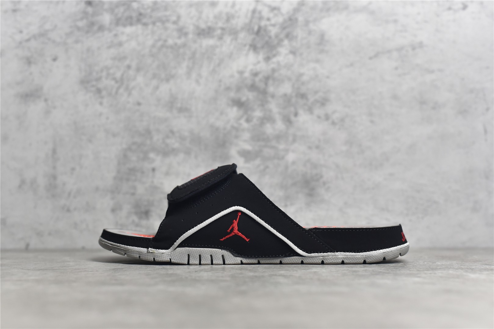 Nike Air Jordan 4 Slippers