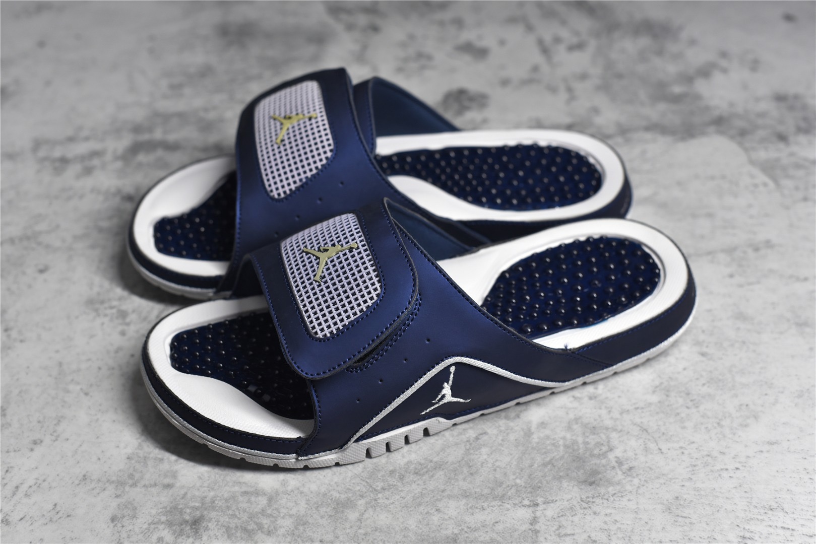 Nike Air Jordan 4 Slippers
