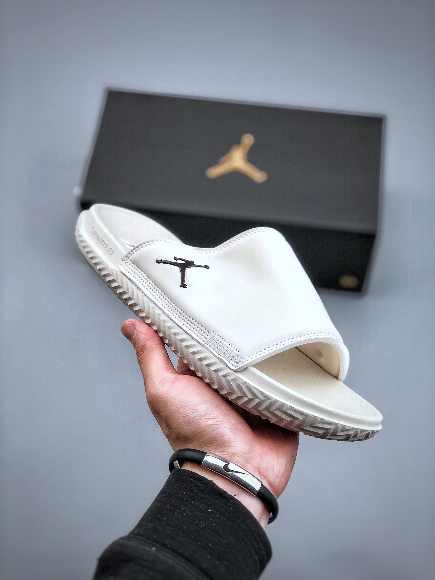Nike Air Jordan play Slippers