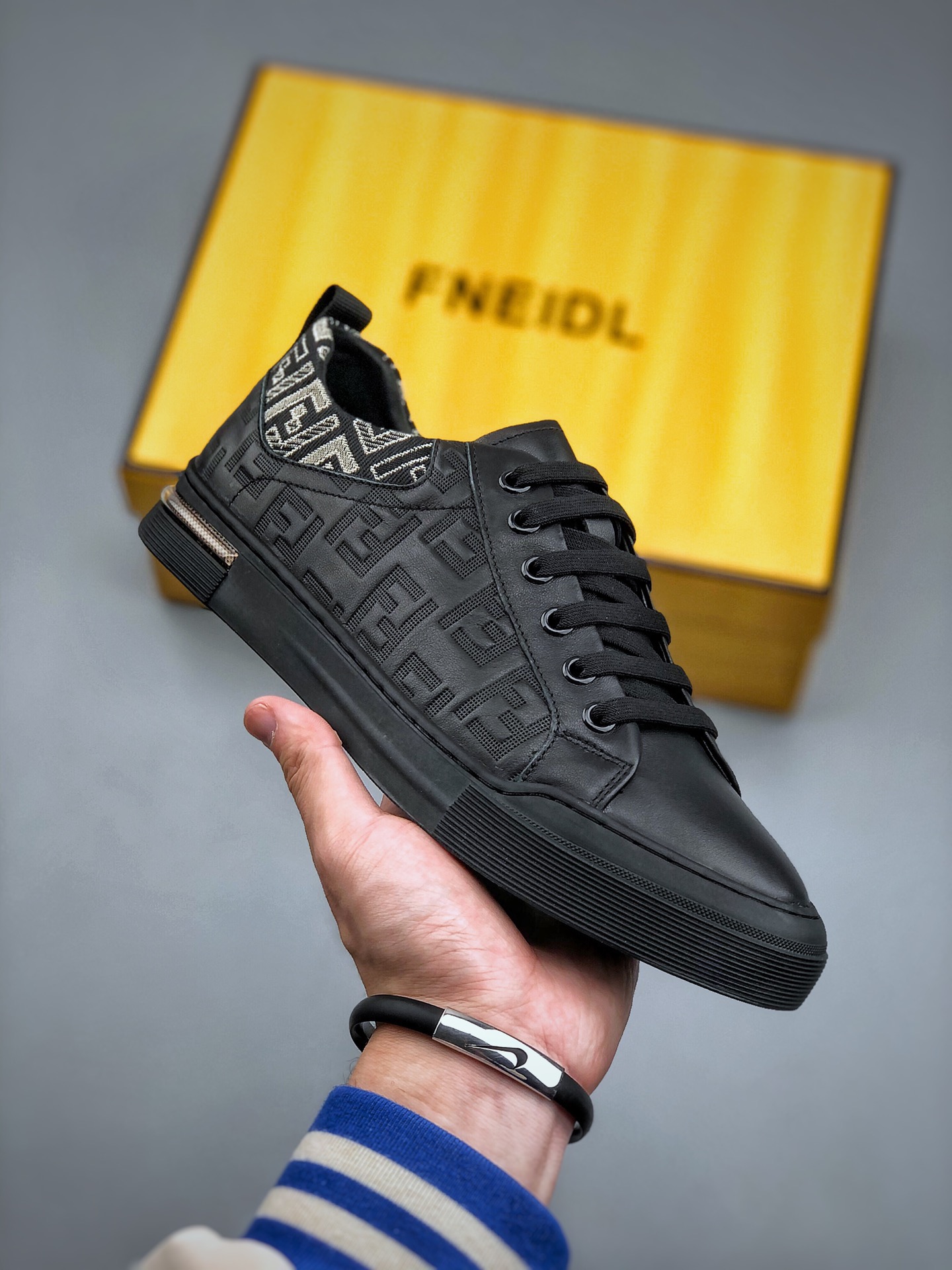 Men F*endi Top Sneaker （ ）