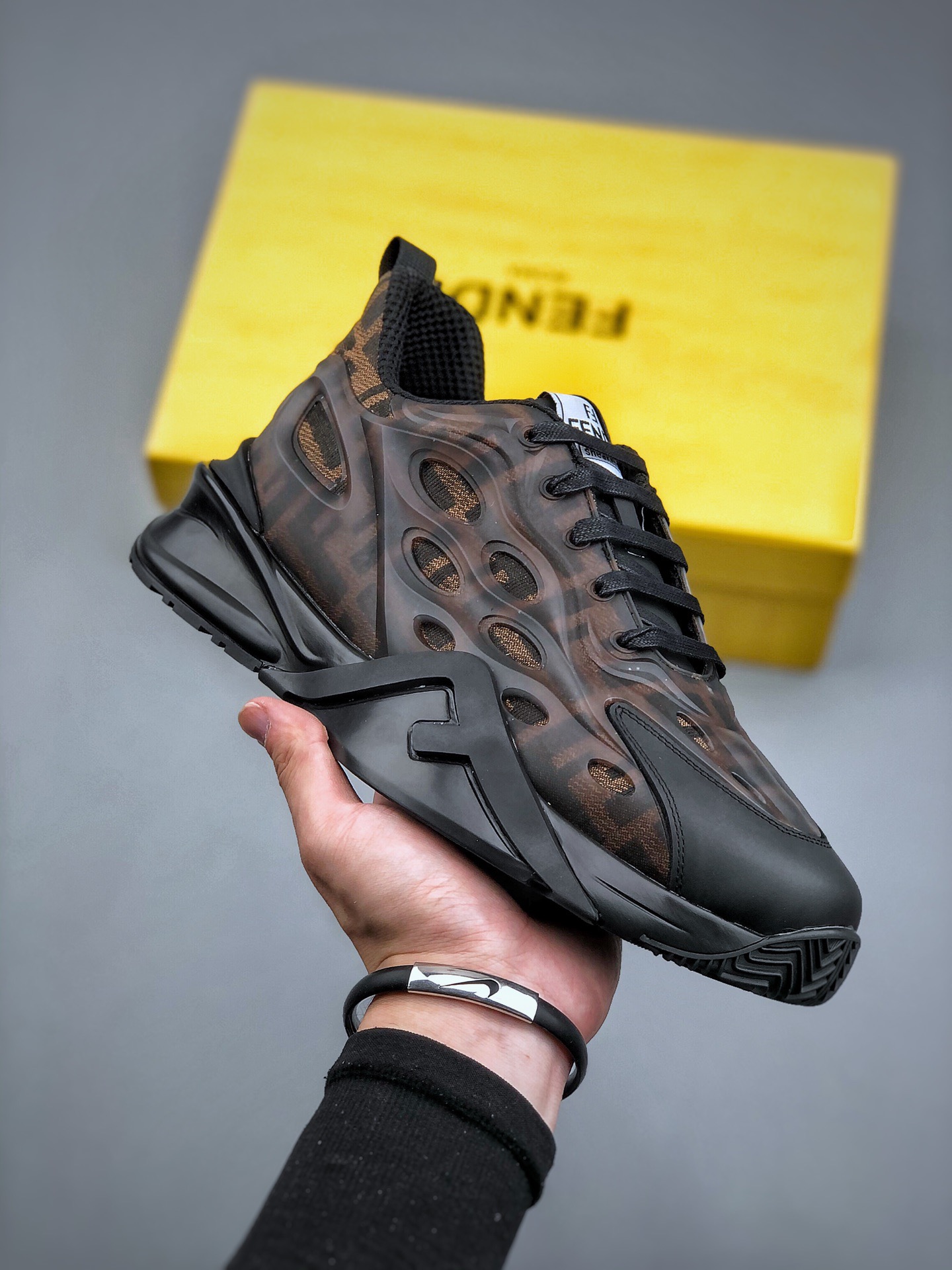 Men F*endi Top Sneaker （ ）