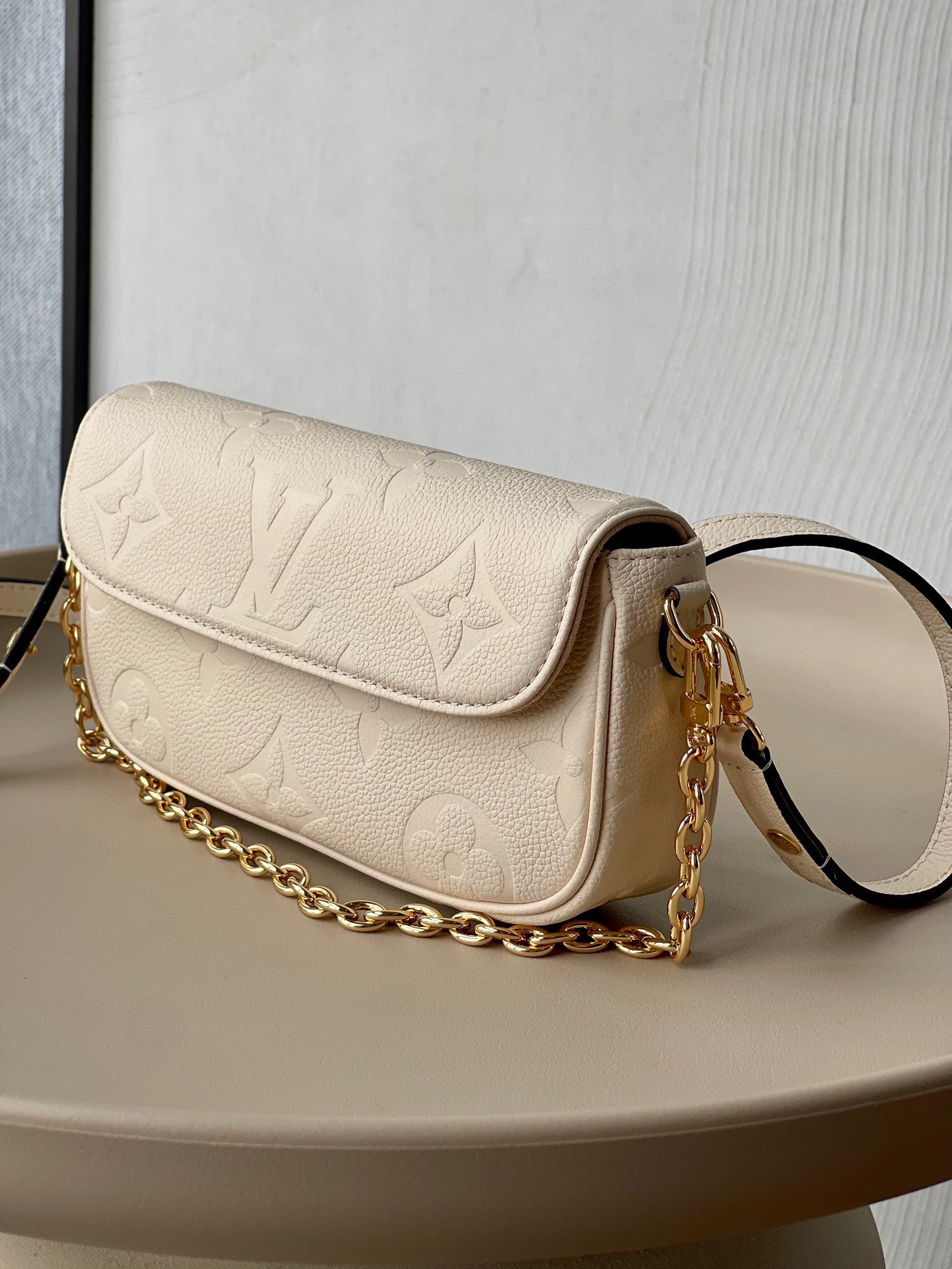 L*ouis V*uitton Top Bag