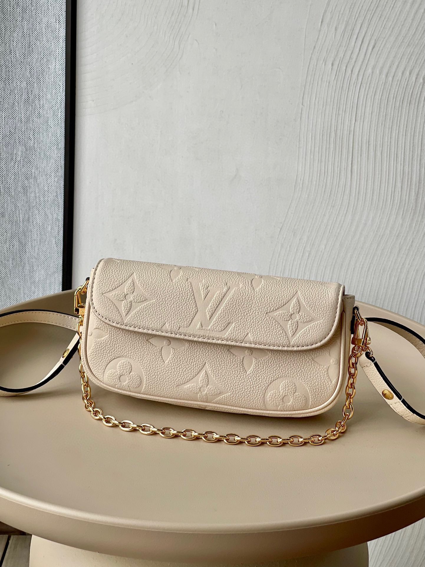 L*ouis V*uitton Top Bag