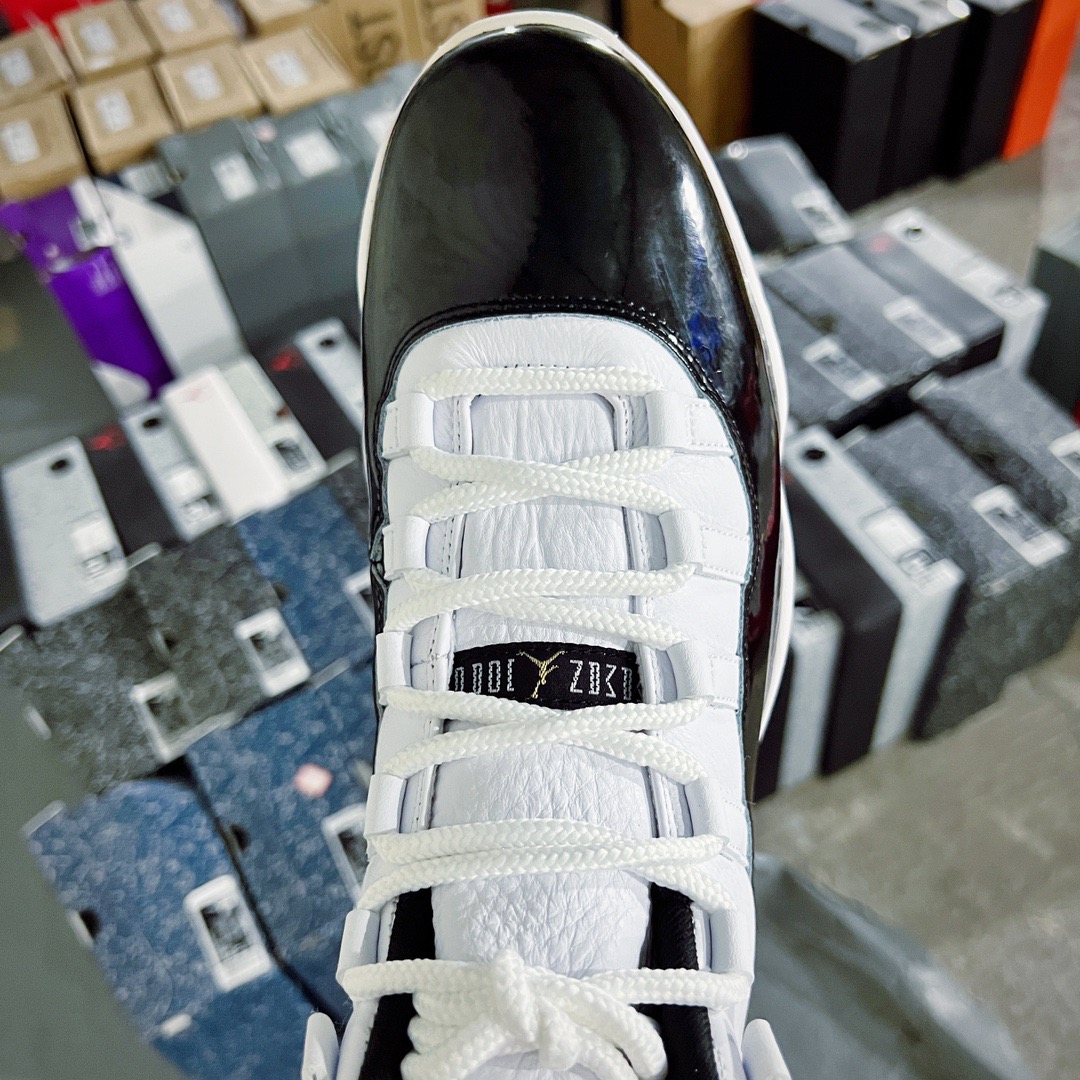 NIKE Air Jordan 11（）