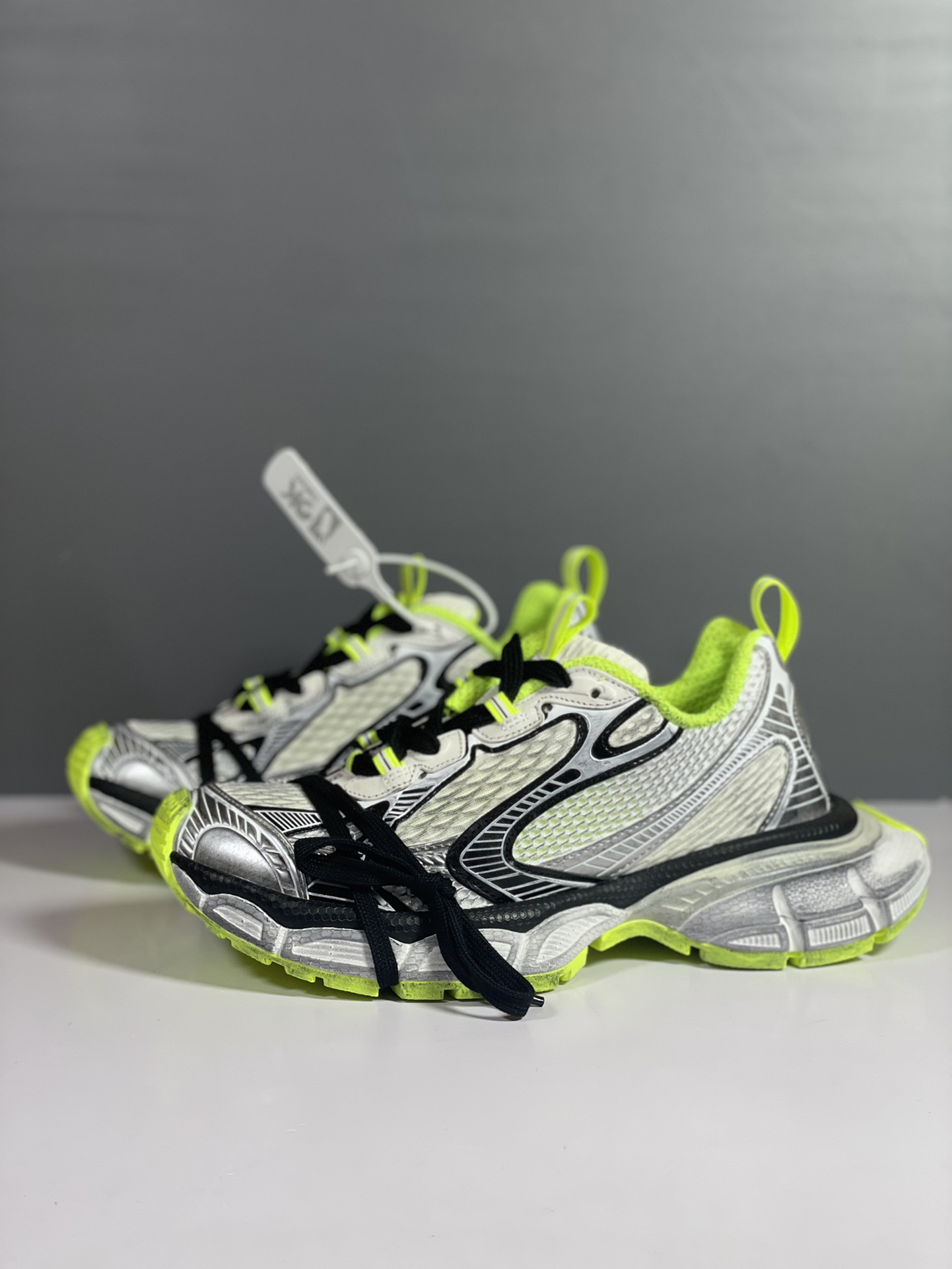 B*alenciaga Top Sneakers