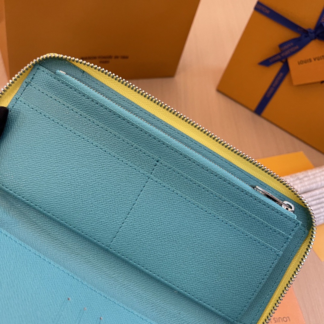 L*ouis V*uitton Top Bag