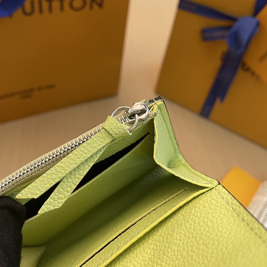 L*ouis V*uitton Top Bag