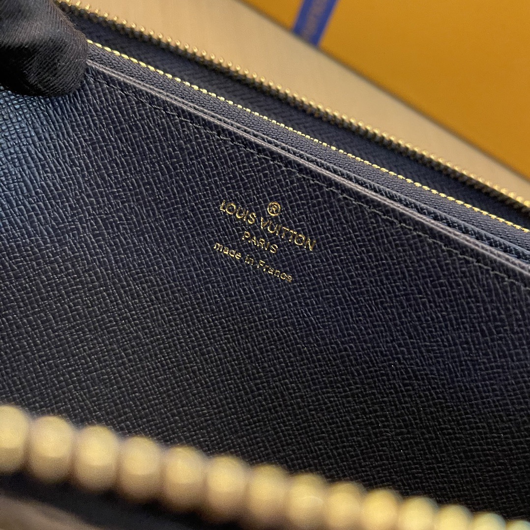 L*ouis V*uitton Top Bag