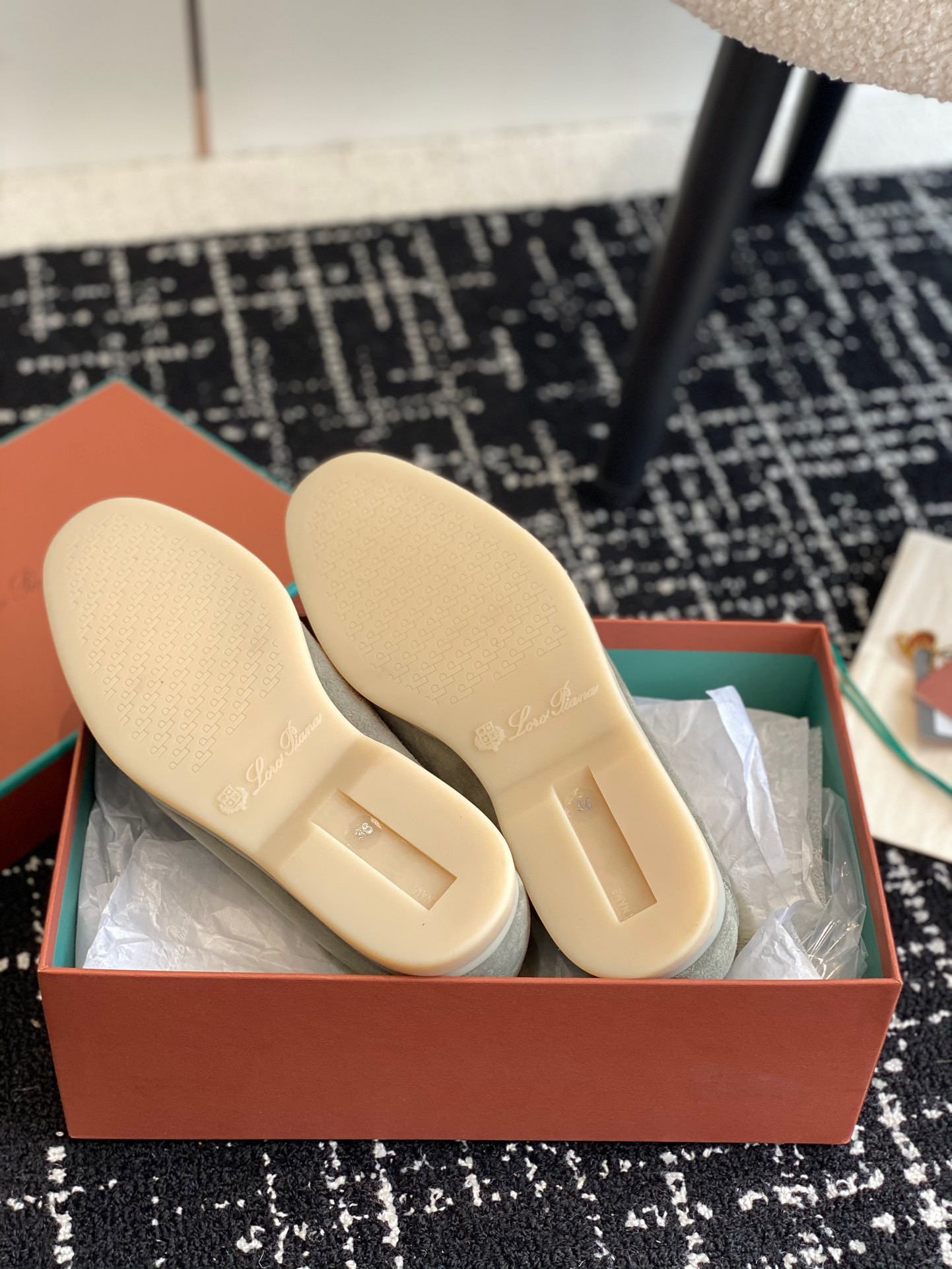 Women L*oro P*iana Top Loafer （）