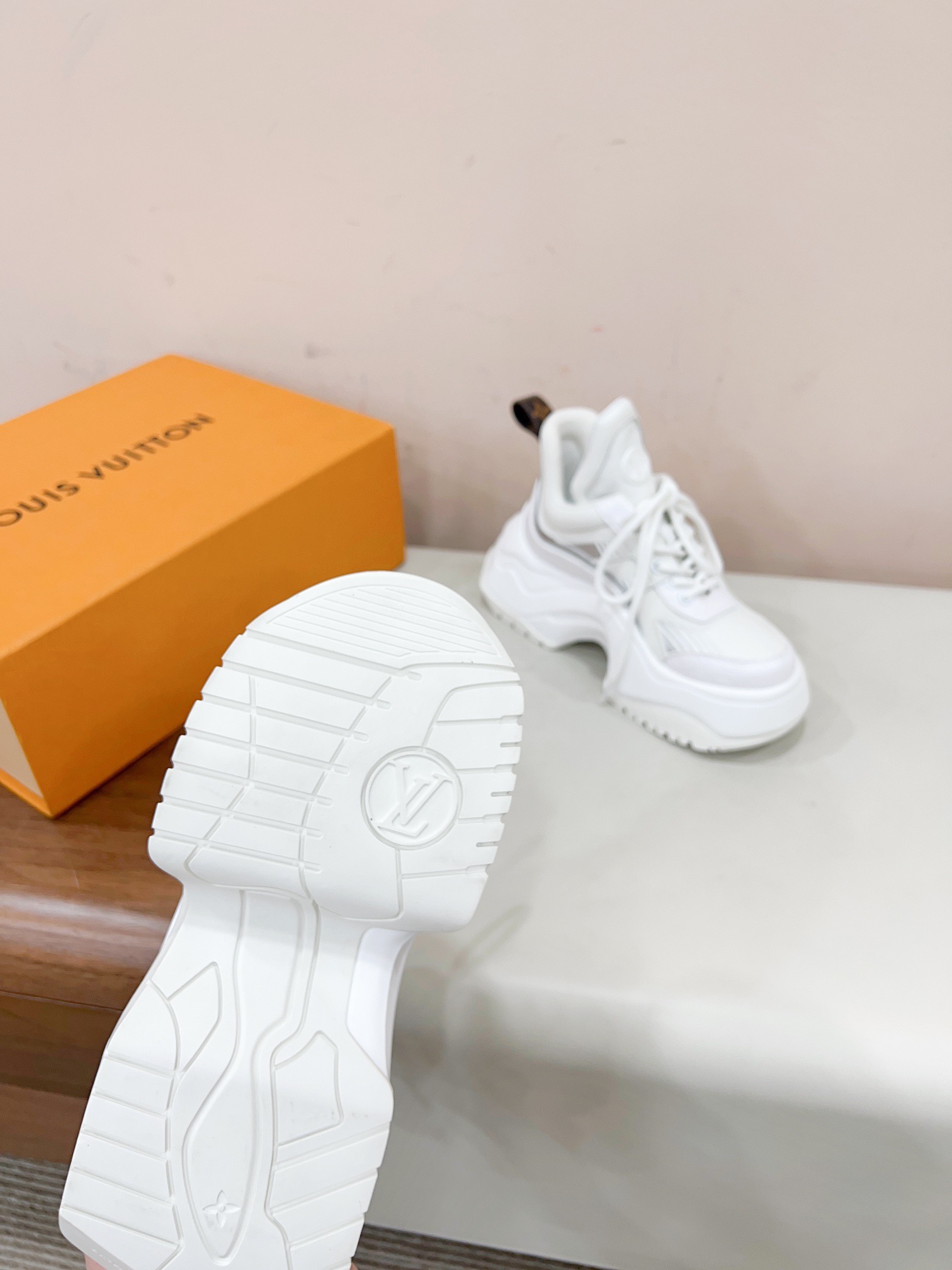 Women L*ouis V*uitton Top Sneaker