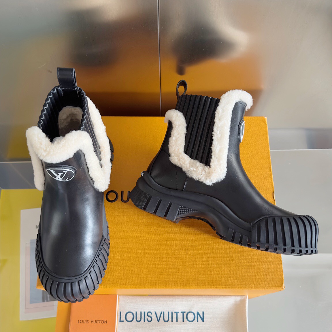 Women L*ouis V*uitton Top Sneaker