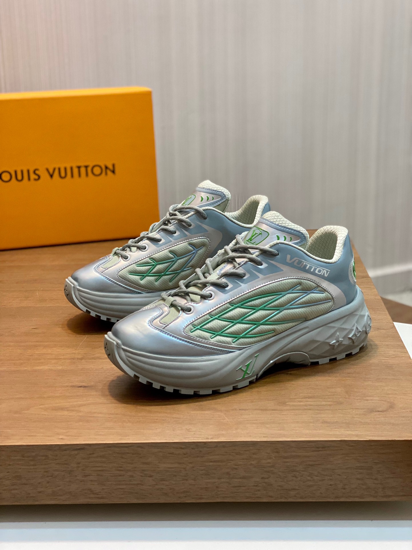 Men L*ouis V*uitton Top Sneaker
