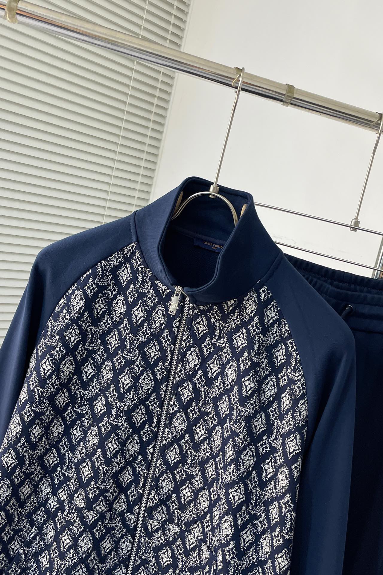 Men suits Top Quality