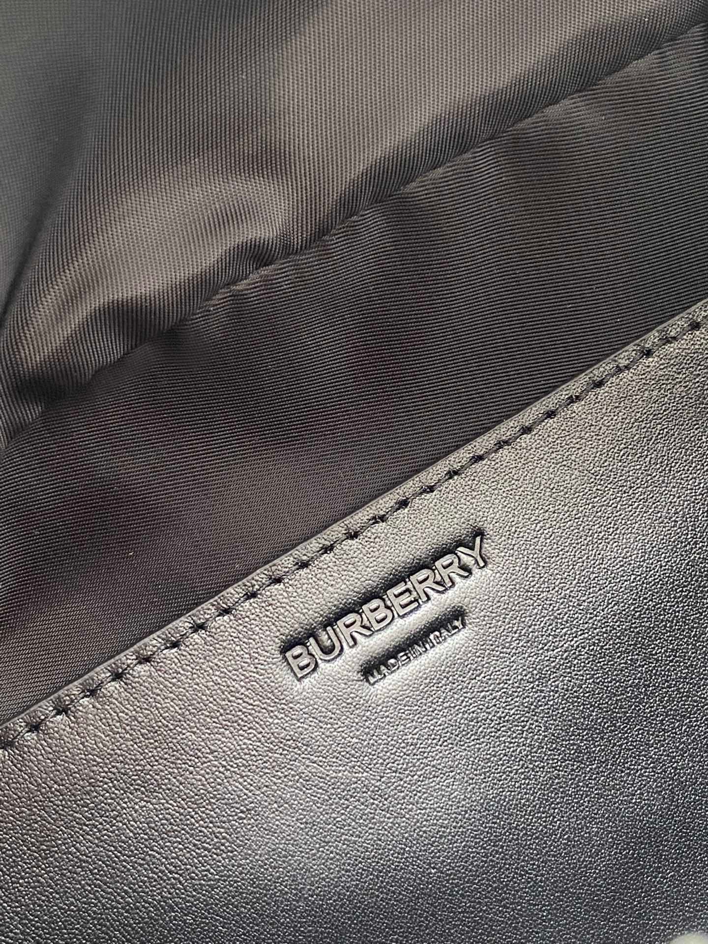 B*urberry Bag Top Quality