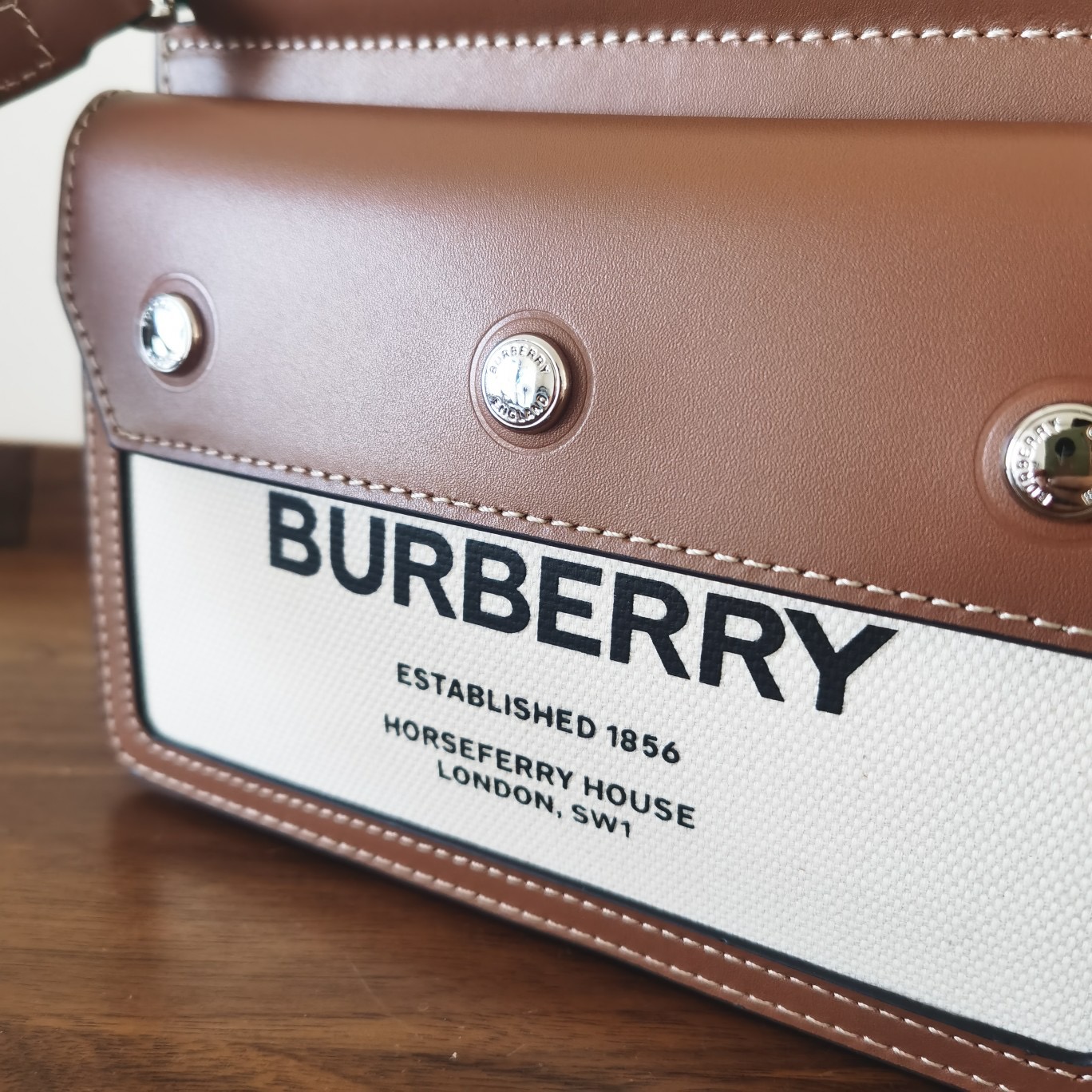 B*urberry Bag Top Quality