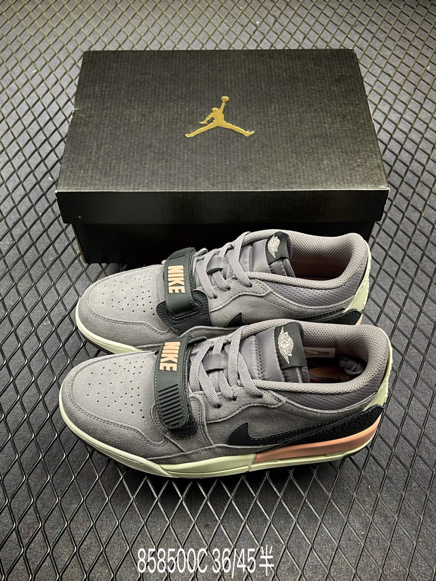 NIKE Air Jordan Legacy 312