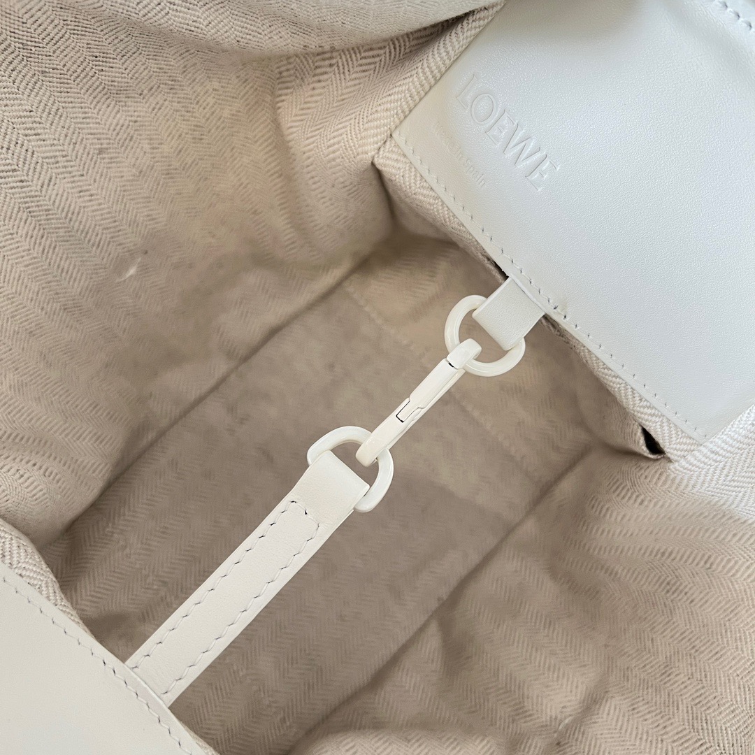 L*oewe Bag 652235 Top Quality