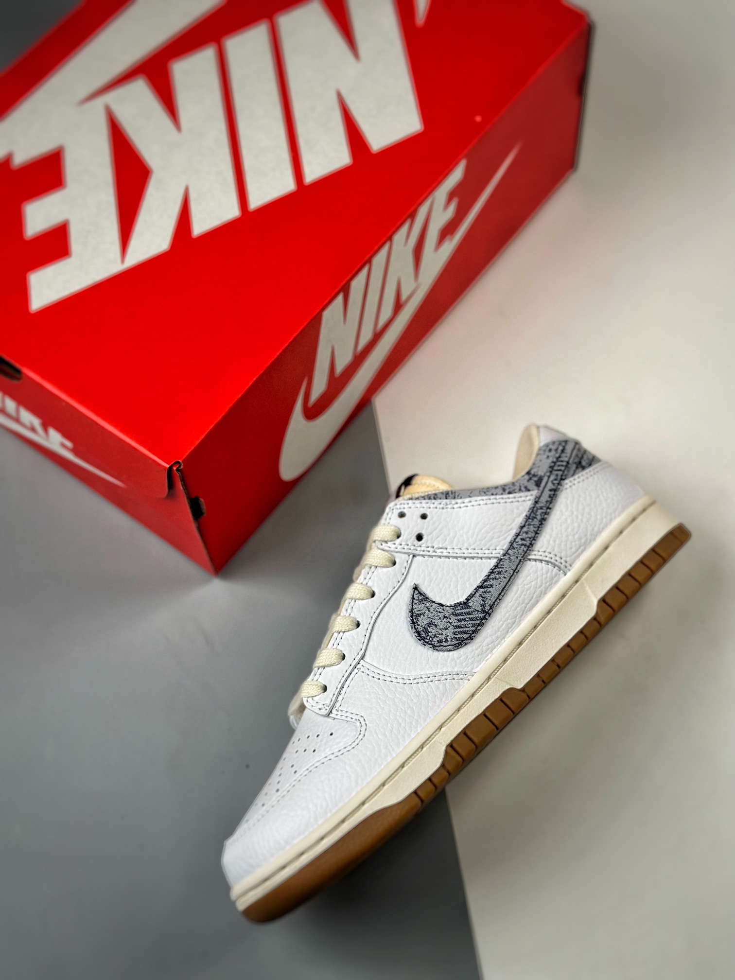 Men Women Nike SB Dunk Low