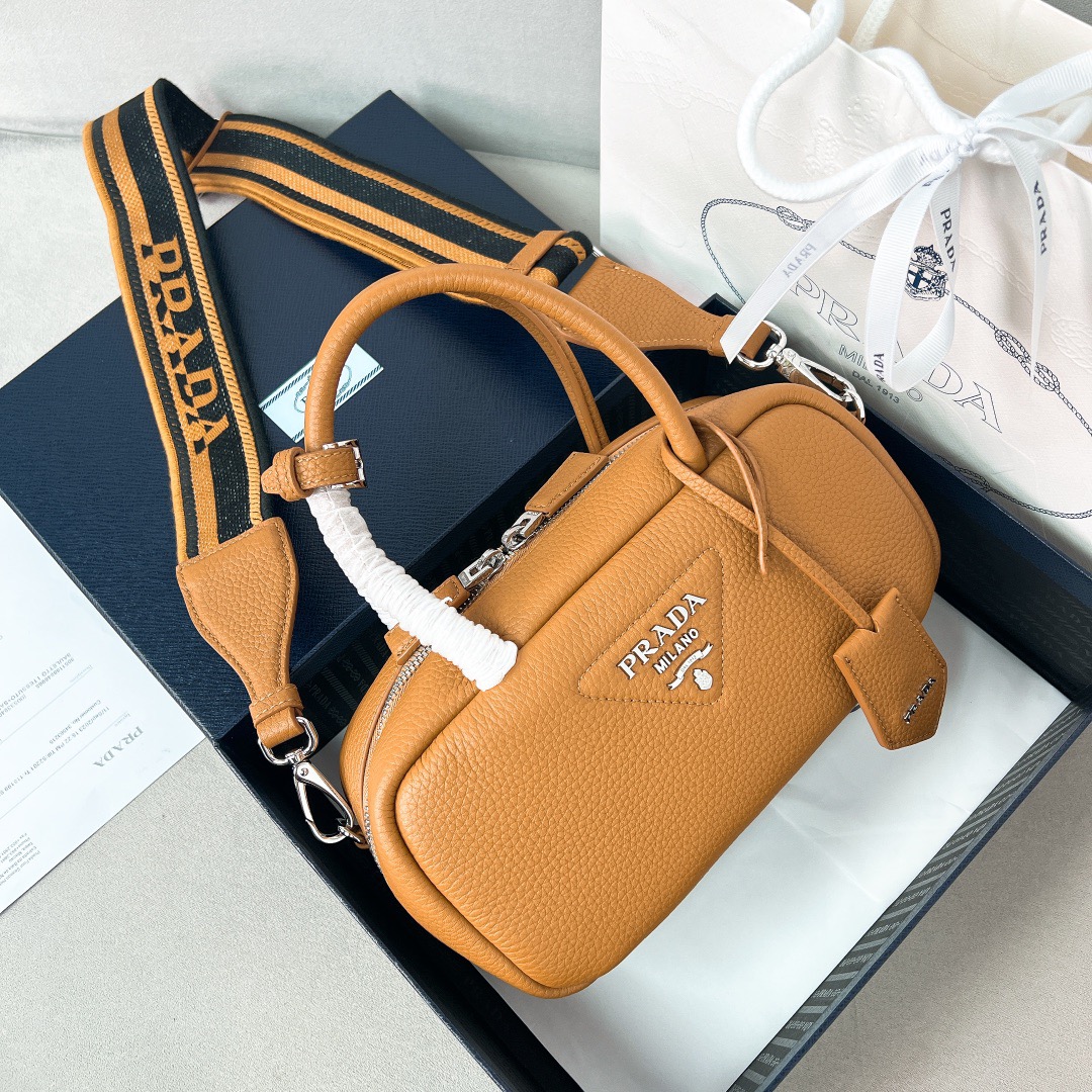 P*rada Bag Top Quality