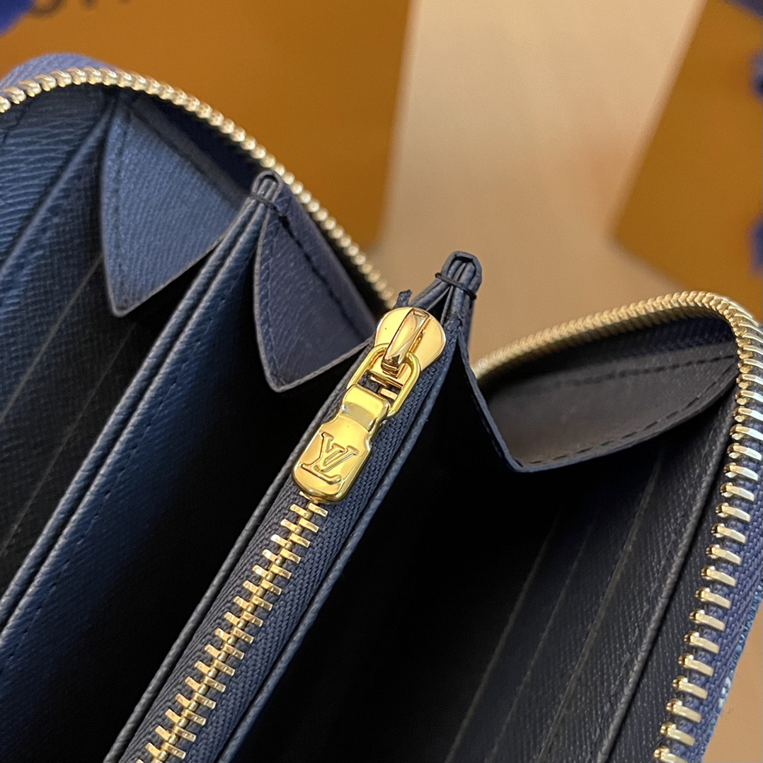 L*ouis V*uitton Top Bag