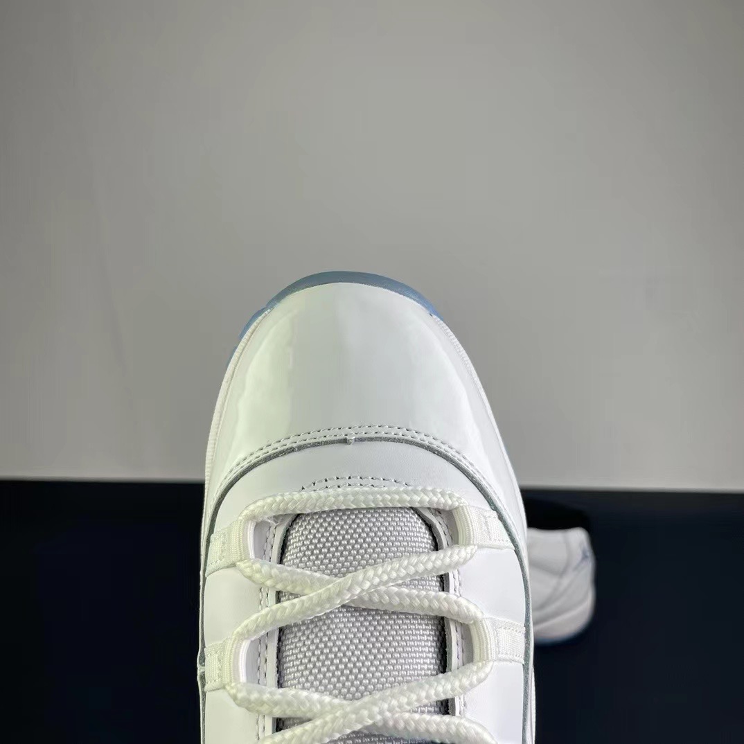 NIKE Air Jordan 11（）