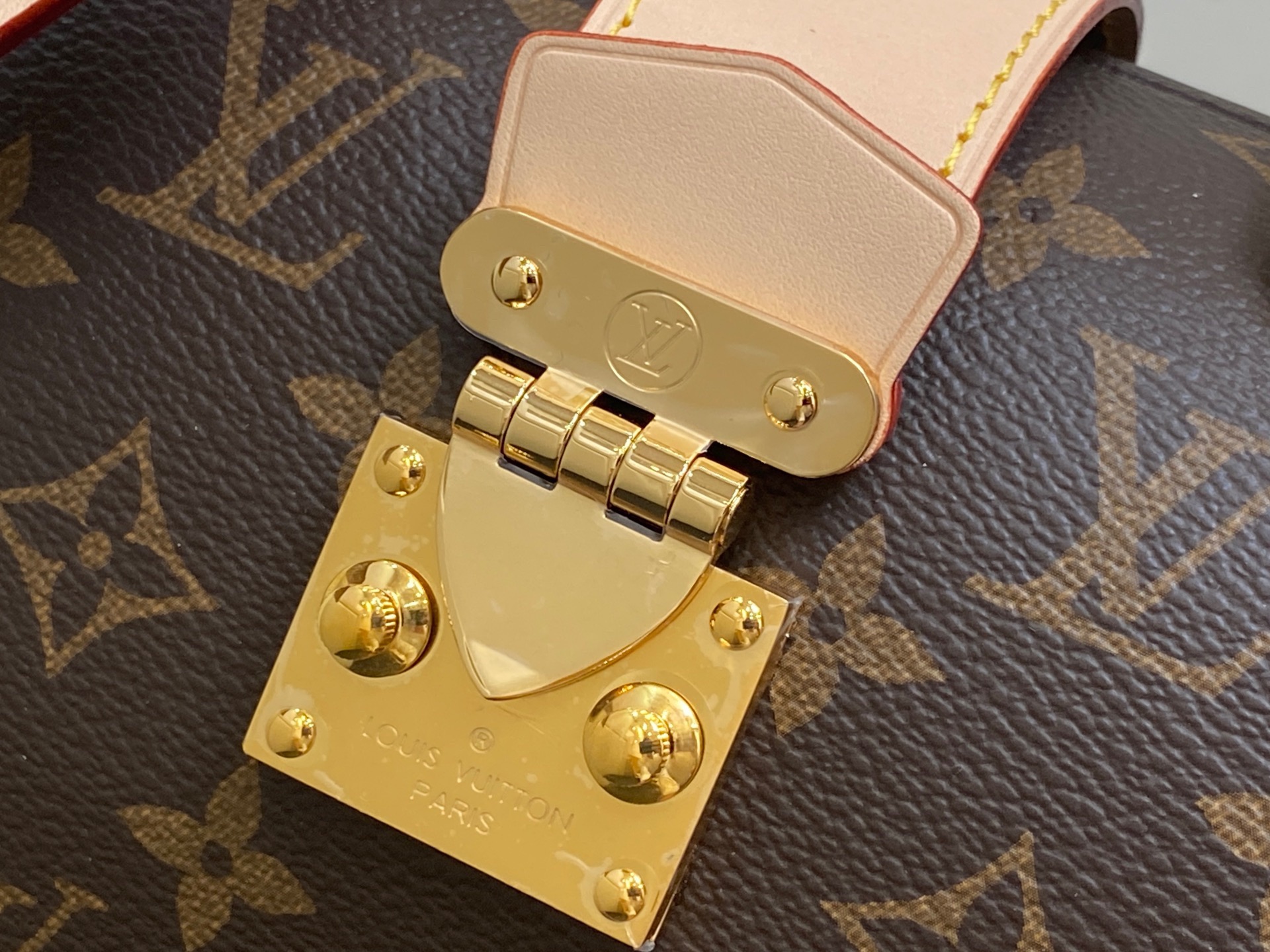 L*ouis V*uitton Top Bag