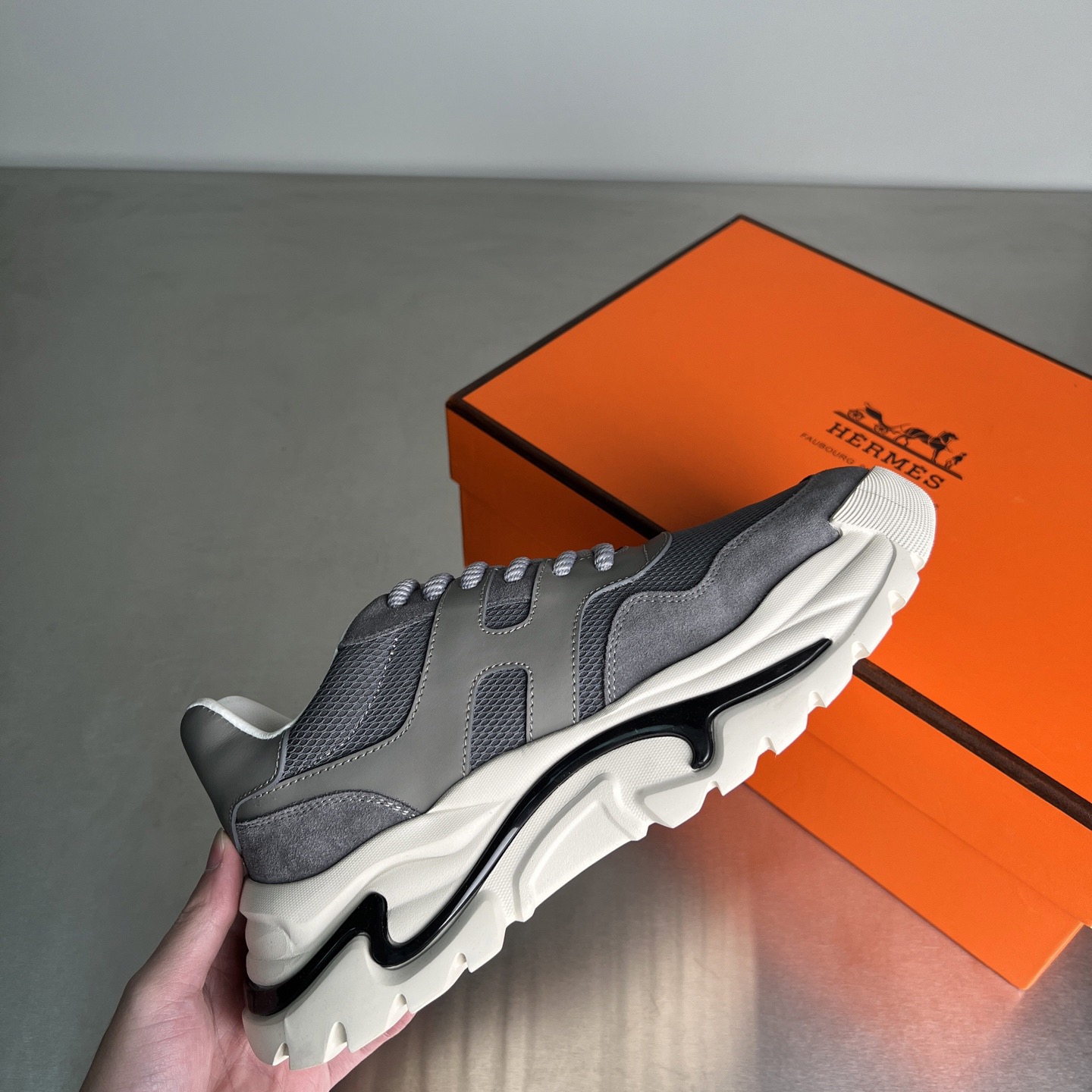 Men H*ermes Top Sneaker