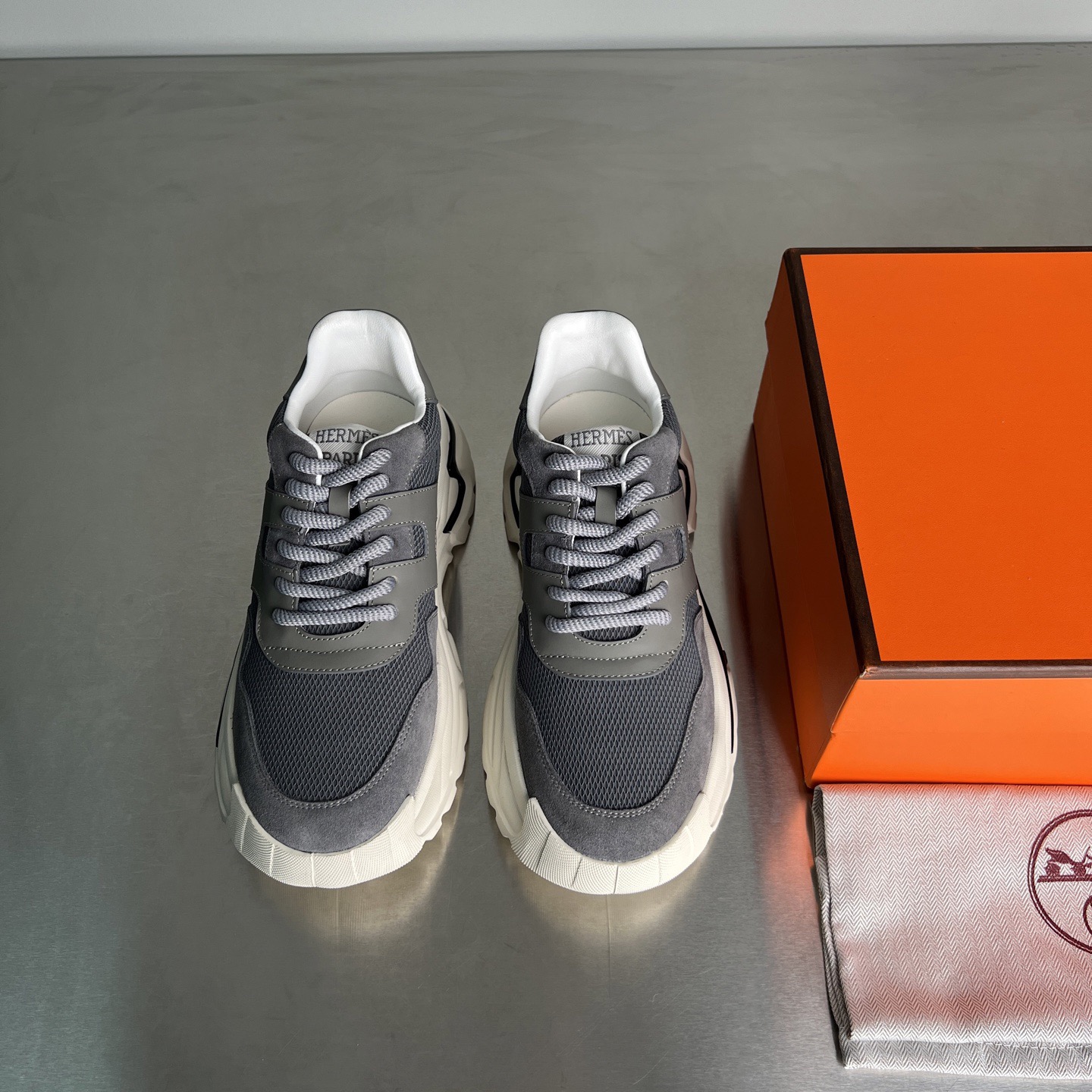 Men H*ermes Top Sneaker