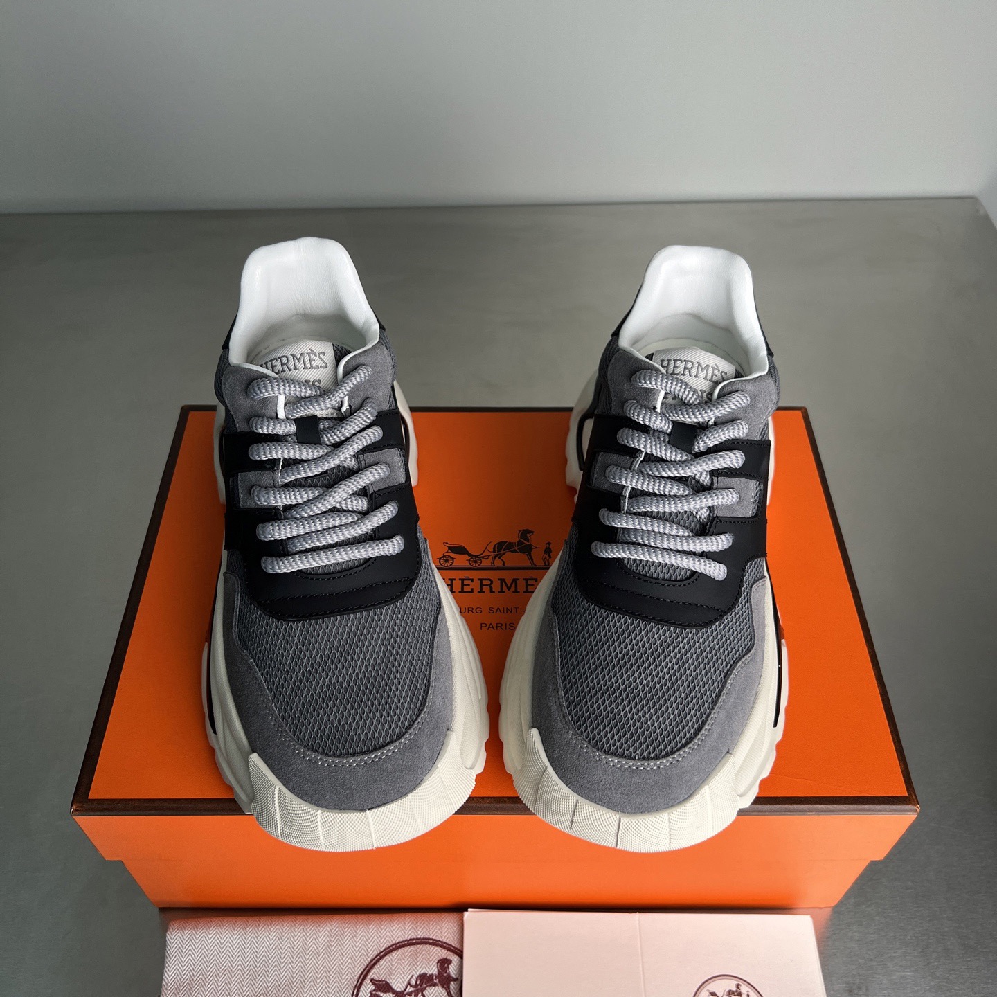 Men H*ermes Top Sneaker