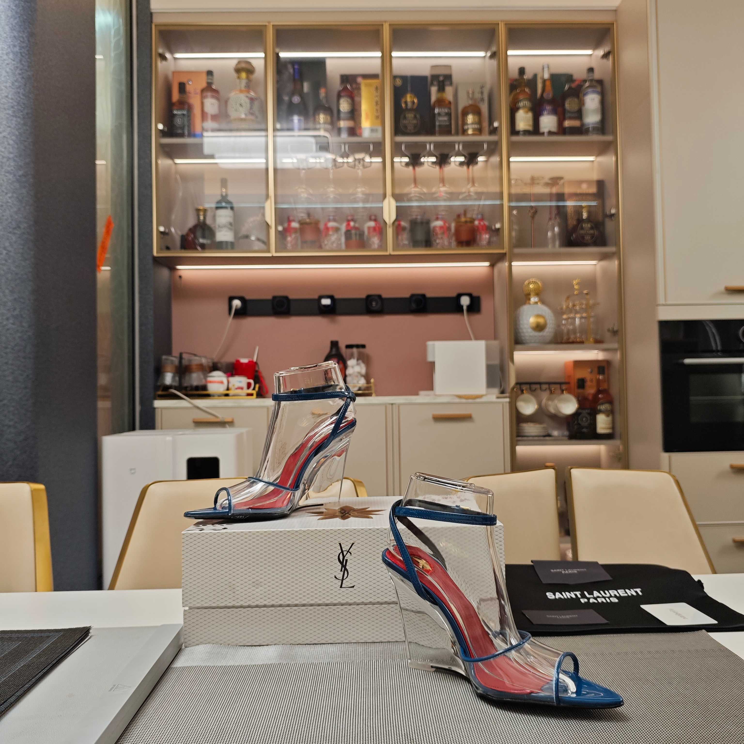 Women Y*SL Top Pumps